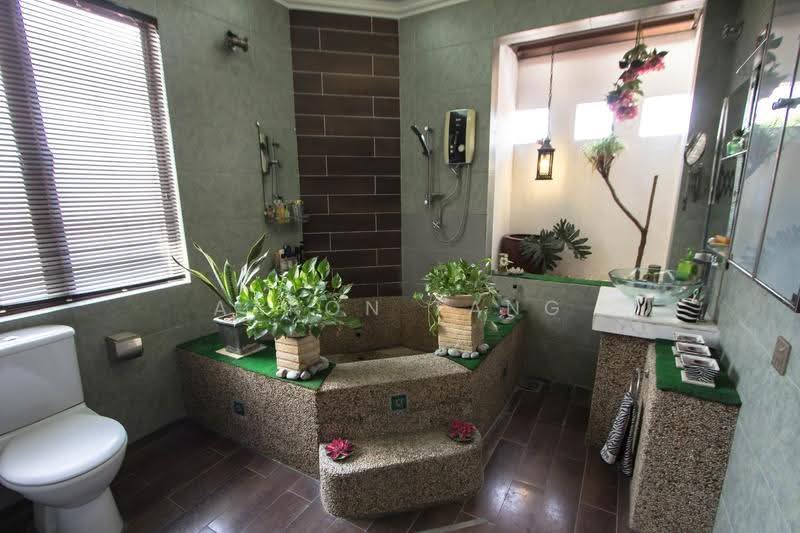 Bungalow House for Sale in Seksyen 4 (Kota Damansara) - Aaron Tang - Bathroom - PropertyGuru.com.my