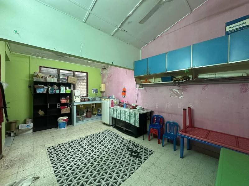 1-storey Terraced House for Sale in Ulu Kelang (Kuala Lumpur) - Ibrahim Iderus - Kitchen - PropertyGuru.com.my