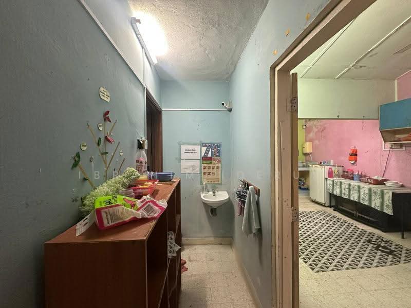 1-storey Terraced House for Sale in Ulu Kelang (Kuala Lumpur) - Ibrahim Iderus - Kitchen - PropertyGuru.com.my