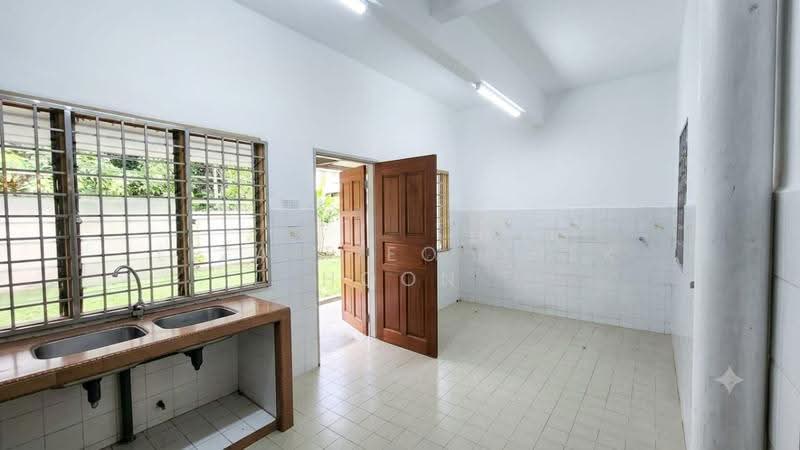 2-storey Terraced House for Sale in Usj 6 (Subang Jaya) - Liza Tieo Quek Hoon - Kitchen - PropertyGuru.com.my