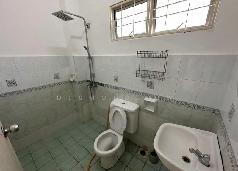 Rumah Teres 2-Tingkat untuk Disewa di Sungai Ara (Penang) - Desmond Low - Bathroom - PropertyGuru.com.my