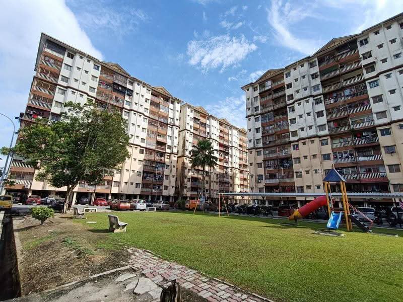 Pangsapuri untuk Dijual di Taman Tun Teja - Nadiah Abdullah - Exterior - PropertyGuru.com.my