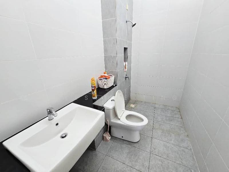 2-storey Terraced House for Sale in Eco Majestic (Semenyih) - Celestine Ting - Bathroom - PropertyGuru.com.my