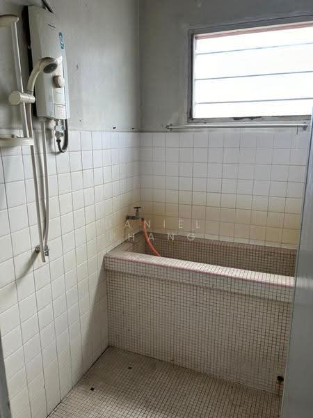 Shop / Office for Rent in George Town (Penang) - Daniel Phang - Bathroom - PropertyGuru.com.my