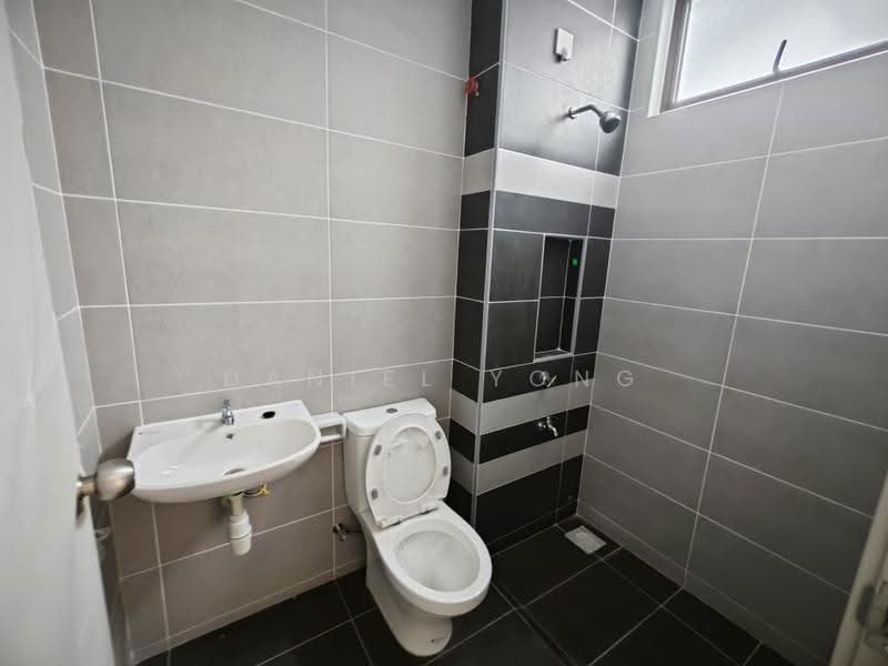 2-storey Terraced House for Rent in Mutiara Rini (Skudai) - Daniel Yong - Bathroom - PropertyGuru.com.my