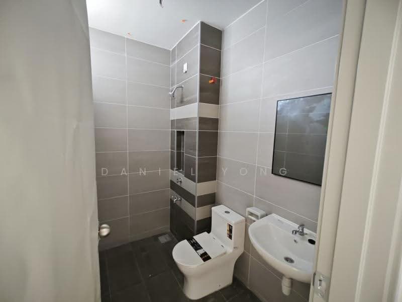 2-storey Terraced House for Rent in Mutiara Rini (Skudai) - Daniel Yong - Bathroom - PropertyGuru.com.my
