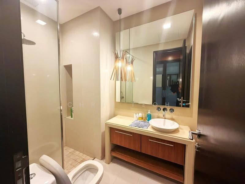 Kediaman Servis untuk Dijual di Straits Quay (The Suites at Waterside) - Chris Teoh - Bathroom - PropertyGuru.com.my