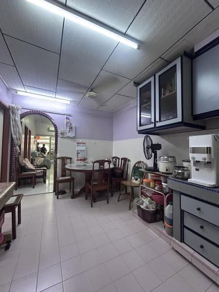 Rumah Teres 1-Tingkat untuk Dijual di Taman Melaka Jaya (Batu Berendam) - King Song - Dining Room - PropertyGuru.com.my