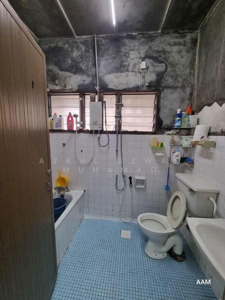 1-storey Terraced House for Sale in Taman Tun Dr Ismail (Kuala Lumpur) - Azrul Azwar Muhamad - Bathroom - PropertyGuru.com.my
