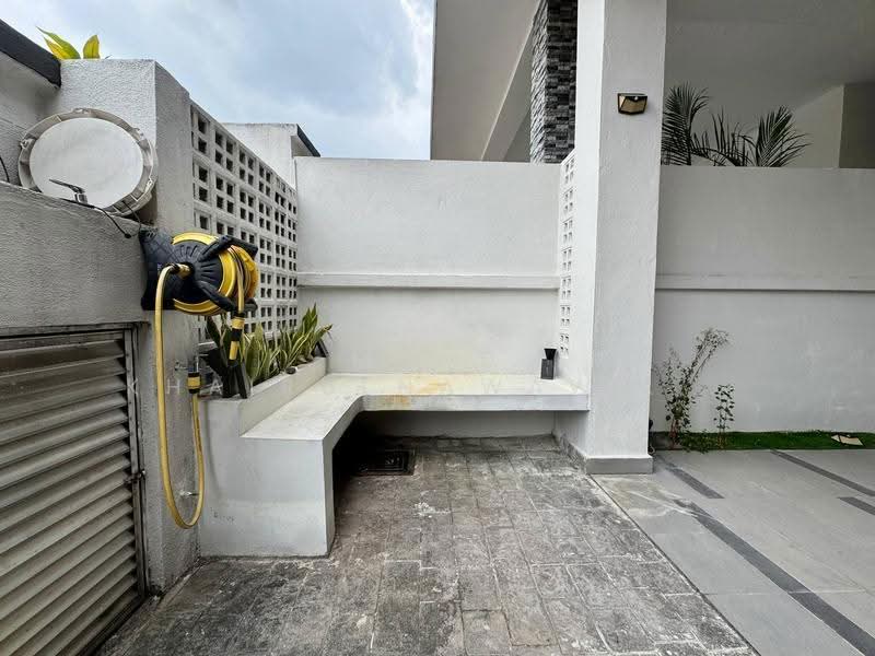 Rumah Teres 2-Tingkat untuk Dijual di Seksyen 13 (Shah Alam) - Muhd Khairulnawawi Kamaruddin - Exterior - PropertyGuru.com.my