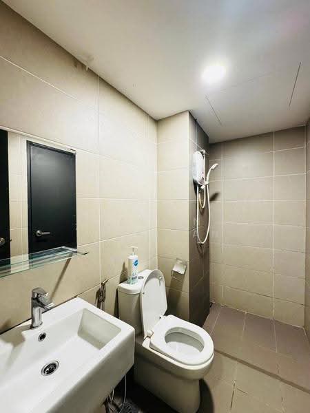 Kediaman Servis untuk Dijual di Emira Residence - Yasmin Sulaiman - Bathroom - PropertyGuru.com.my