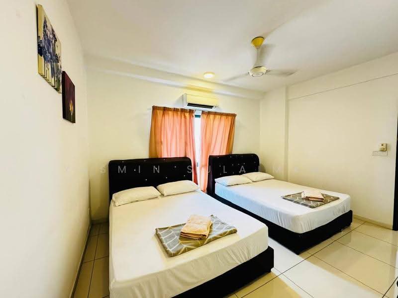 Kediaman Servis untuk Dijual di Emira Residence - Yasmin Sulaiman - Bedroom - PropertyGuru.com.my