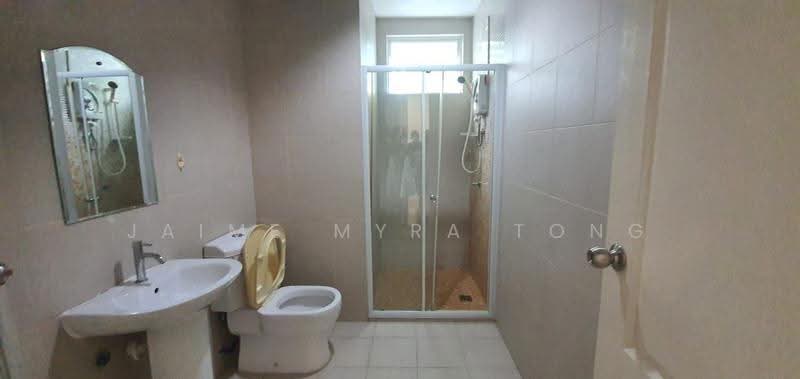 Condominium for Rent at Jesselton Condominium - Jaime Myra Tong - Bathroom - PropertyGuru.com.my