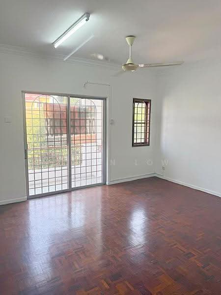 2-storey Terraced House for Sale in Taman Wawasan (Puchong) - Junbin Low - Living Room - PropertyGuru.com.my