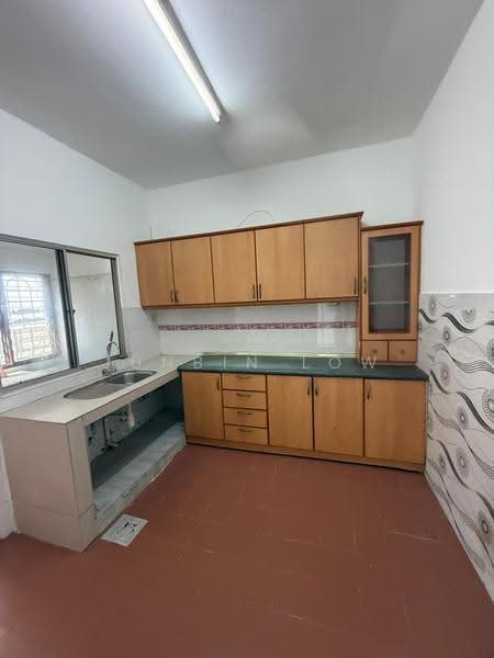2-storey Terraced House for Sale in Taman Wawasan (Puchong) - Junbin Low - Kitchen - PropertyGuru.com.my