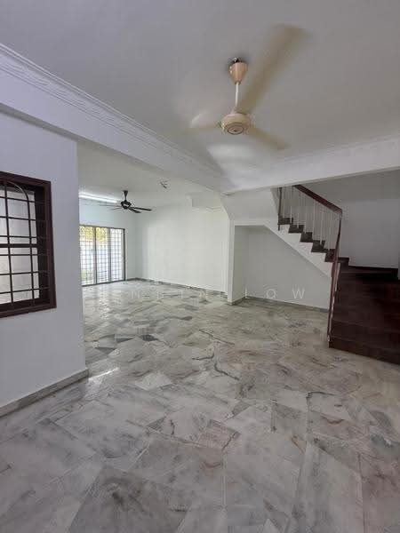 2-storey Terraced House for Sale in Taman Wawasan (Puchong) - Junbin Low - Living Room - PropertyGuru.com.my