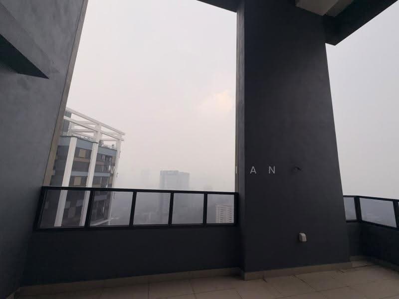 Kediaman Servis untuk Disewa di Residensi Estetik 8 (Est8) - Wendy Lian - Balcony - PropertyGuru.com.my