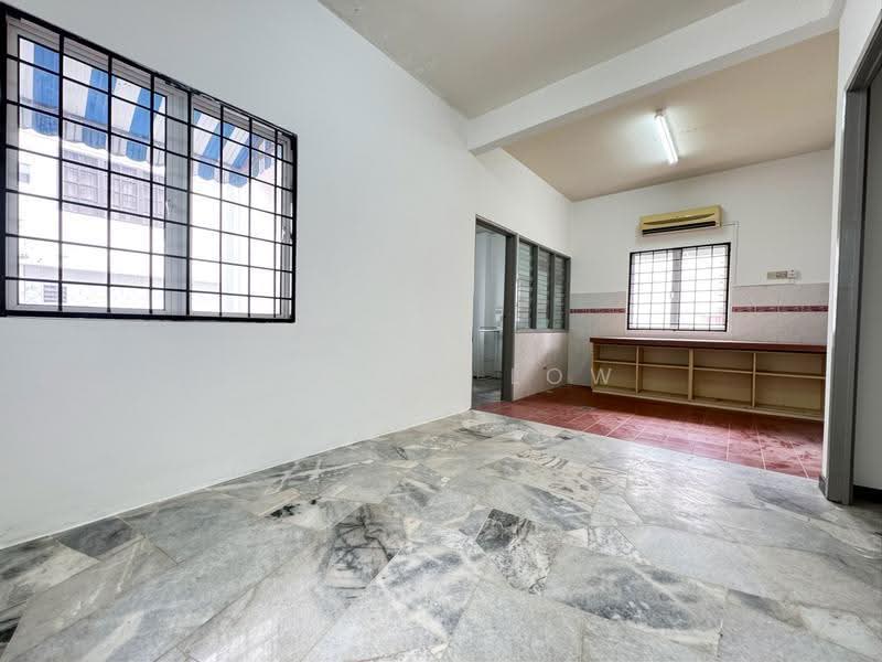 2-storey Terraced House for Sale in Taman Wawasan (Puchong) - Junbin Low - Kitchen - PropertyGuru.com.my