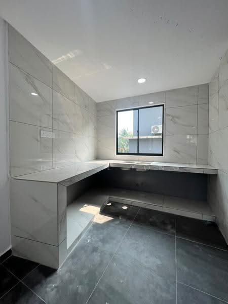 Rumah Teres 2-Tingkat untuk Dijual di Taman Puteri Wangsa (Ulu Tiram) - Daniel Yong - Kitchen - PropertyGuru.com.my