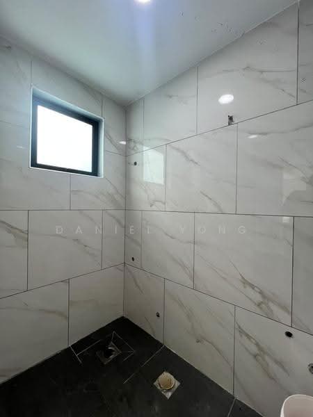 Rumah Teres 2-Tingkat untuk Dijual di Taman Puteri Wangsa (Ulu Tiram) - Daniel Yong - Bathroom - PropertyGuru.com.my