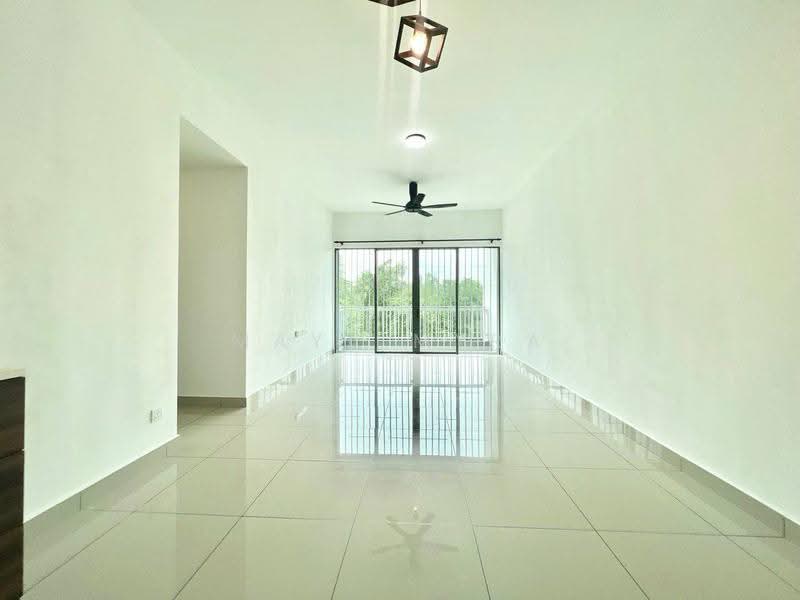 Kediaman Servis untuk Dijual di Almyra Residences - Maya Myra - Living Room - PropertyGuru.com.my