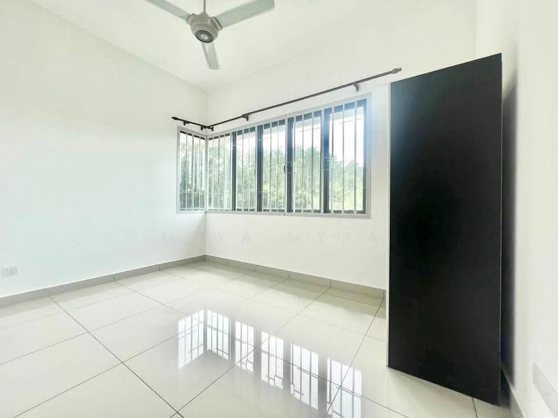 Kediaman Servis untuk Dijual di Almyra Residences - Maya Myra - Interior - PropertyGuru.com.my