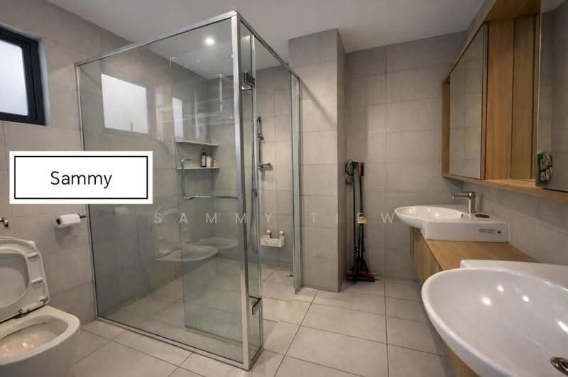 Service Residence for Sale at Sinaran @ Utropolis - Sammy Tiew - Bathroom - PropertyGuru.com.my