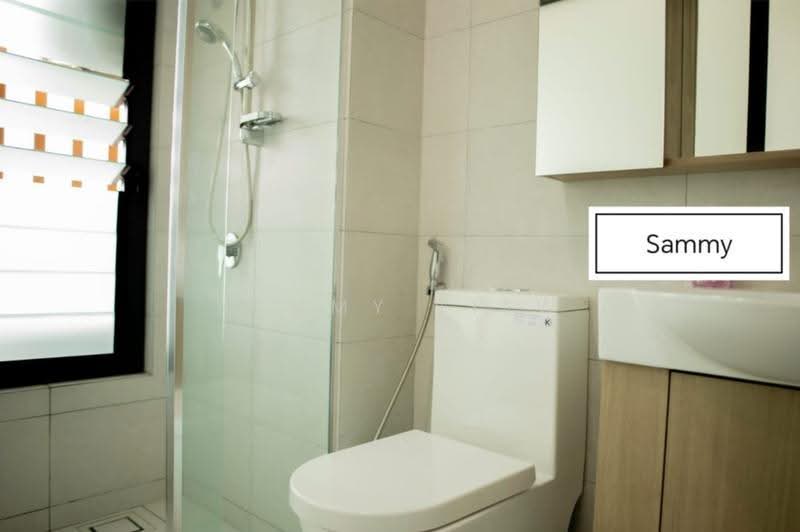 Service Residence for Sale at Sinaran @ Utropolis - Sammy Tiew - Bathroom - PropertyGuru.com.my