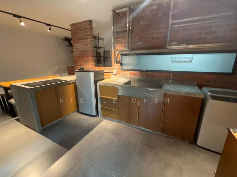 Kediaman Servis untuk Dijual di Empire Damansara - Nicole Chen - Kitchen - PropertyGuru.com.my