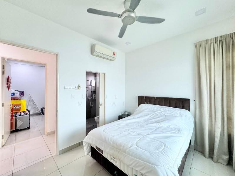 Kondominium untuk Dijual di La Thea Residences - Nurul Ain Muharam - Bedroom - PropertyGuru.com.my