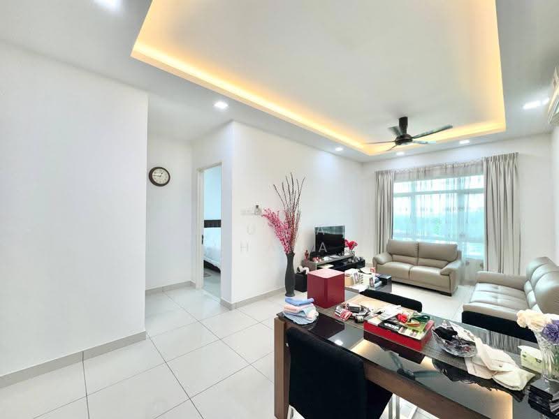 Kondominium untuk Dijual di La Thea Residences - Nurul Ain Muharam - Living Room - PropertyGuru.com.my