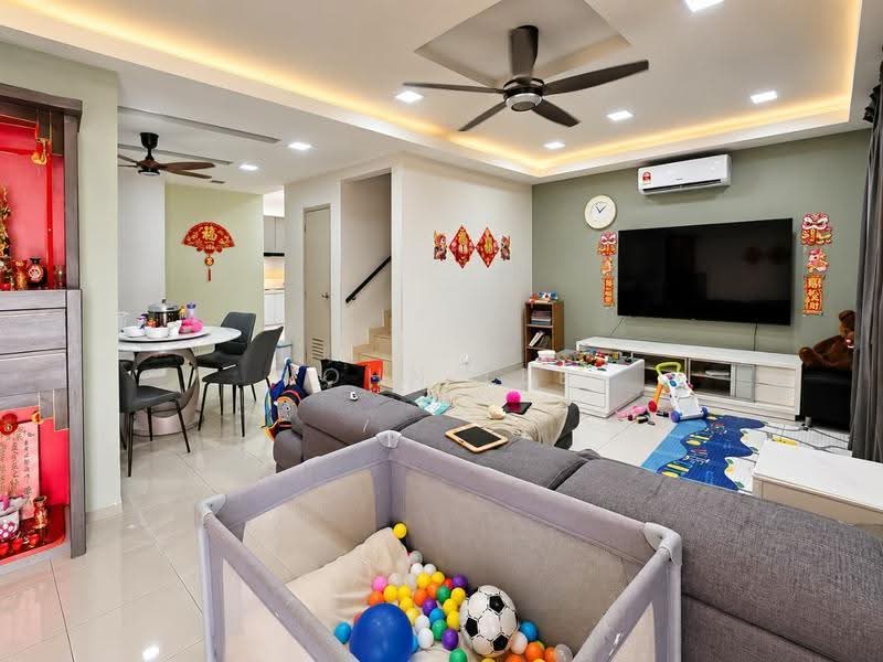 2-storey Terraced House for Sale in Taman Putra Prima (Puchong) - John Lee - Living Room - PropertyGuru.com.my