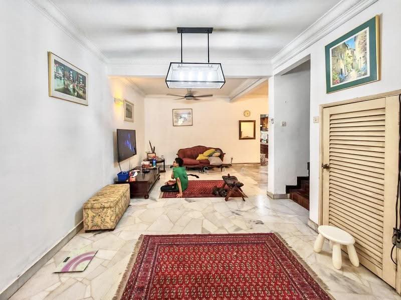 2-storey Terraced House for Sale in SS19 (Subang Jaya) - Alif Saad - Living Room - PropertyGuru.com.my