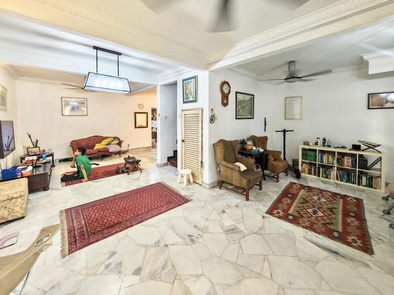 2-storey Terraced House for Sale in SS19 (Subang Jaya) - Alif Saad - Living Room - PropertyGuru.com.my