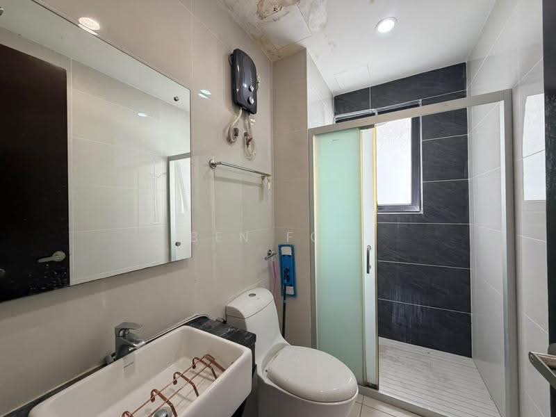 Condominium for Rent at Bay Point @ Country Garden Danga Bay - Ben Foo - Bathroom - PropertyGuru.com.my
