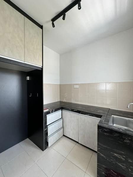 Pangsapuri untuk Disewa di De Bayu Apartment - Jiin Siong Tan - Kitchen - PropertyGuru.com.my
