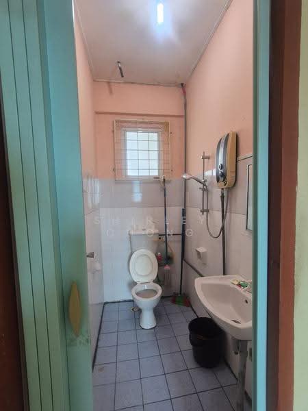 2-storey Terraced House for Sale in Taman Seri Baru (Kota Kinabalu) - Shirley Chong - Bathroom - PropertyGuru.com.my