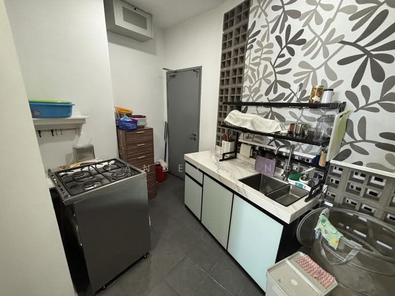 Kediaman Servis untuk Dijual di TRiGON Luxury Residences - Stanley Hang - Kitchen - PropertyGuru.com.my