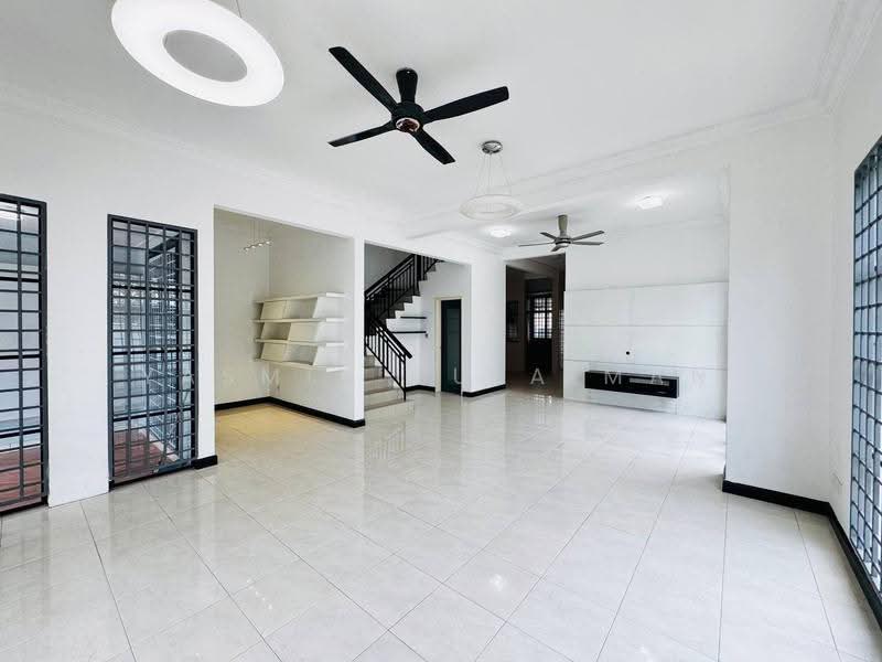 Rumah Teres 2-Tingkat untuk Dijual di Shah Alam (Selangor) - Yasmin Sulaiman - Living Room - PropertyGuru.com.my