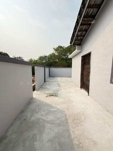 Rumah Teres untuk Dijual di Taman Indah (Tampoi) - Daniel Yong - Exterior - PropertyGuru.com.my