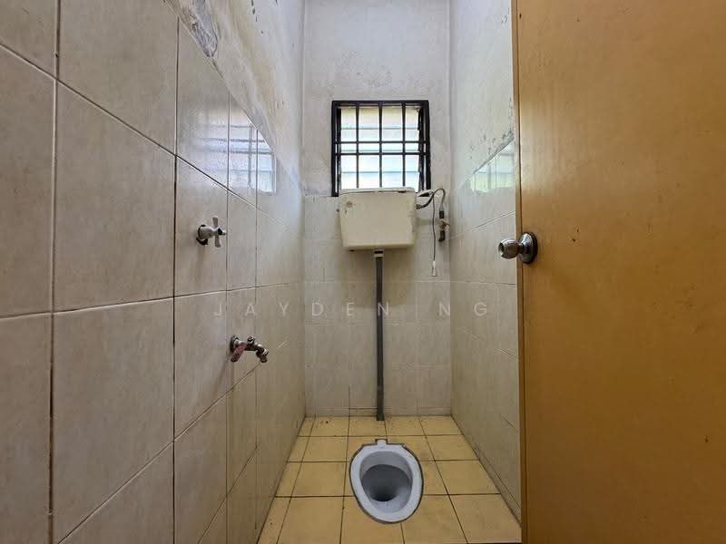 2-storey Terraced House for Sale in Taman Nusantara Prima (Gelang Patah) - Jayden Ng - Bathroom - PropertyGuru.com.my