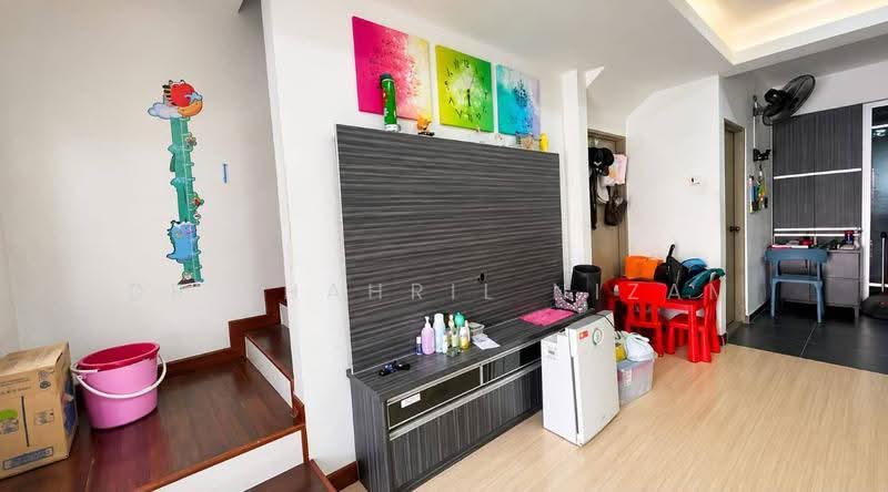 2-storey Terraced House for Sale in Bandar Saujana Putra (Tanjong Duabelas) - Dr Shahril Nizam - Living Room - PropertyGuru.com.my