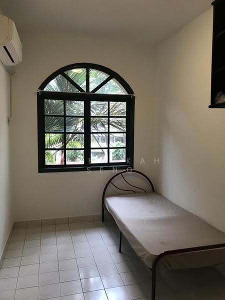 Kondominium untuk Dijual di City Gardens - Chen Kah Seng - Bedroom - PropertyGuru.com.my
