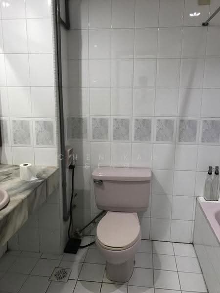 Kondominium untuk Dijual di City Gardens - Chen Kah Seng - Bathroom - PropertyGuru.com.my