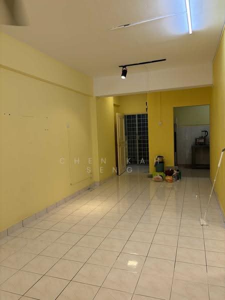 Kondominium untuk Disewa di Bayu Tasik 1 - Chen Kah Seng - Living Room - PropertyGuru.com.my