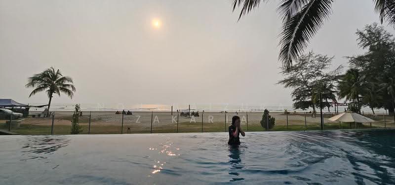Kediaman Servis untuk Dijual di Timur Bay Seafront Residence - NOURBAIZURA ZAKARIA - Pool - PropertyGuru.com.my