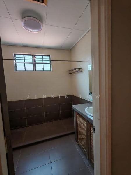 2-storey Terraced House for Sale in Bandar Kinrara Seksyen 9 (Bandar Kinrara) - Junbin Low - Bathroom - PropertyGuru.com.my