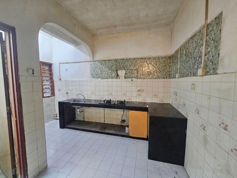 2-storey Terraced House for Rent in Usj 13 (Subang Jaya) - Jason Ooi - Kitchen - PropertyGuru.com.my