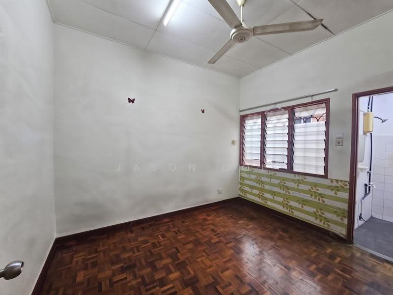 2-storey Terraced House for Rent in Usj 13 (Subang Jaya) - Jason Ooi - Bedroom - PropertyGuru.com.my