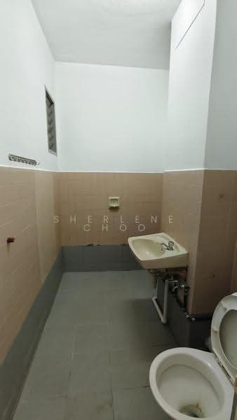 Pangsapuri untuk Disewa di Mawar Apartment - Sherlene Choo - Bathroom - PropertyGuru.com.my